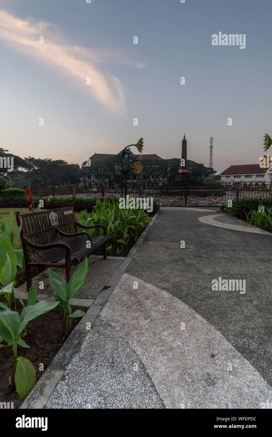 Monumen Balai Kota Tugu Malang Alun Alun situé dans le centre de la ville de Malang est de Java en Indonésie Banque D'Images