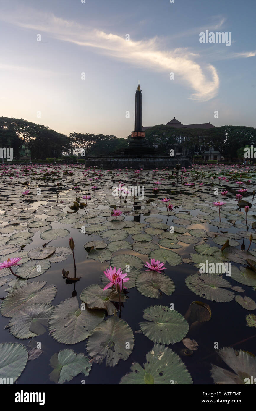 Monumen Balai Kota Tugu Malang Alun Alun situé dans le centre de la ville de Malang est de Java en Indonésie Banque D'Images