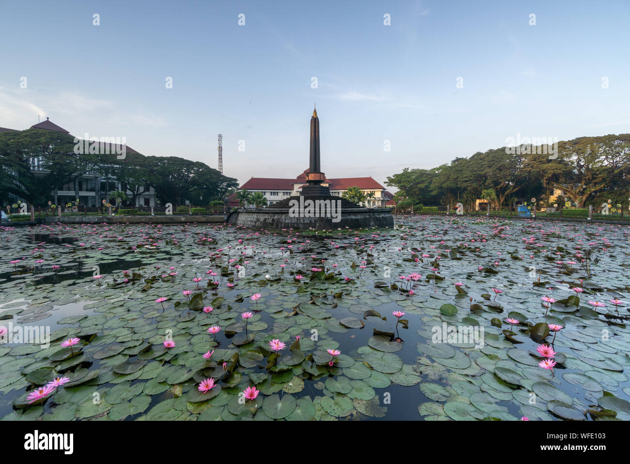 Monumen Balai Kota Tugu Malang Alun Alun situé dans le centre de la ville de Malang est de Java en Indonésie Banque D'Images