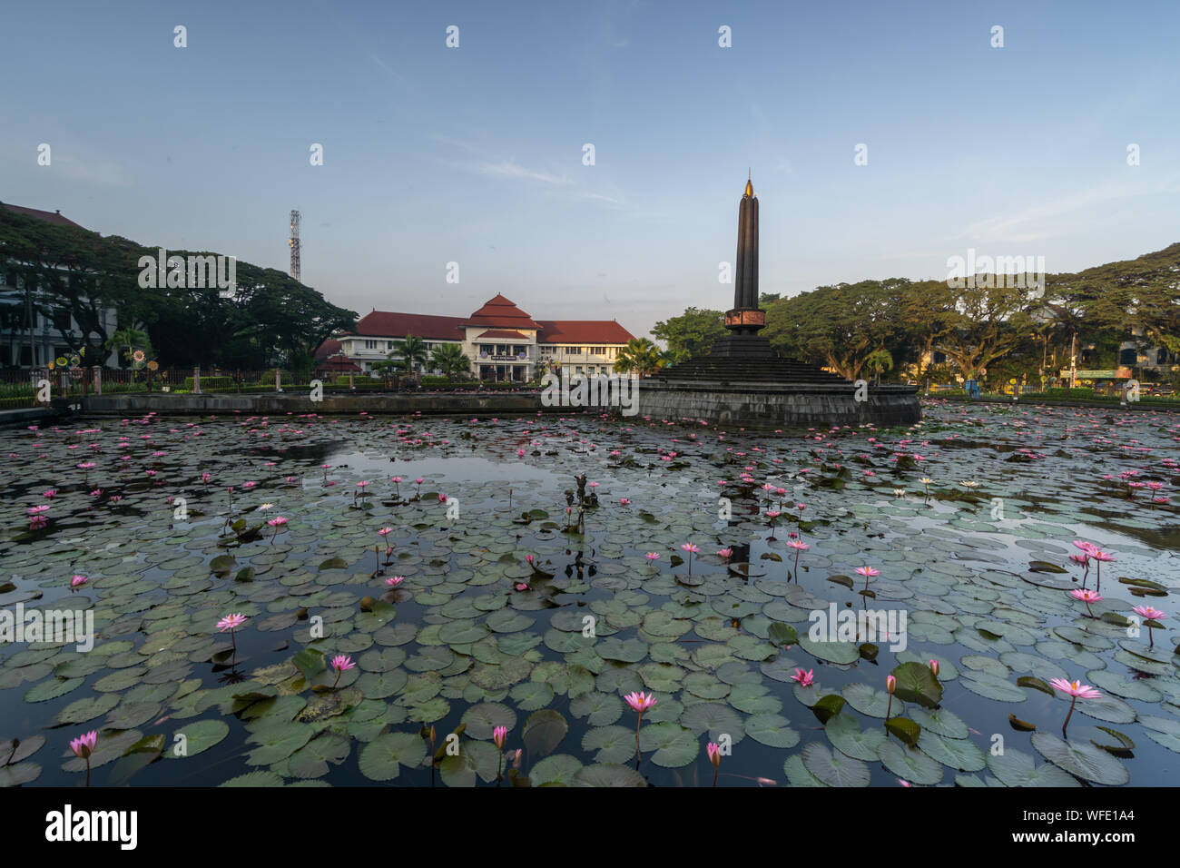 Monumen Balai Kota Tugu Malang Alun Alun situé dans le centre de la ville de Malang est de Java en Indonésie Banque D'Images