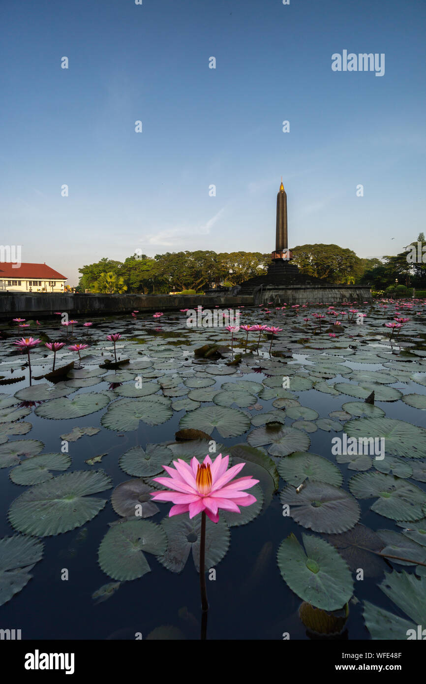 Monumen Balai Kota Tugu Malang Alun Alun situé dans le centre de la ville de Malang est de Java en Indonésie Banque D'Images