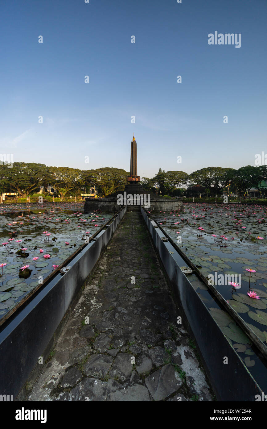 Monumen Balai Kota Tugu Malang Alun Alun situé dans le centre de la ville de Malang est de Java en Indonésie Banque D'Images