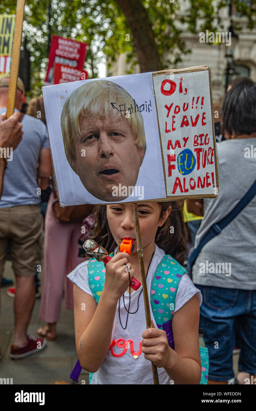 London UK 31-août 2019 Des milliers de personnes se sont réunis en face de Downing Street pour protester contre le projet d'arrêté du parlement par le Premier ministre britannique Boris Johnson.Organized par groupe anti-Brexit une autre Europe est possible, avec d'autres groupes politiques, l'arrêter le coup d'État, défendre la démocratie contre les rassemblements de l'événement ce qu'il appelle Boris Johnson's 'Brexit' agenda.Paul Quezada-Neiman/Alamy Live News Banque D'Images