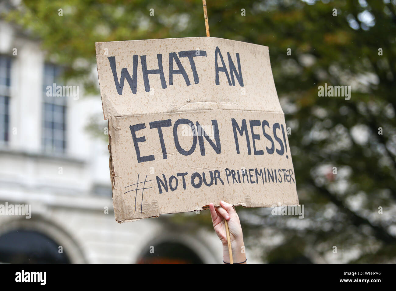 Birmingham, UK. Des centaines de recueillir à Victoria Square, le centre-ville de Birmingham, pour protester contre le premier ministre britannique, Boris Johnson a décidé de suspendre le Parlement à l'approche de Brexit. Crédit : Peter Lopeman/Alamy Live News Banque D'Images