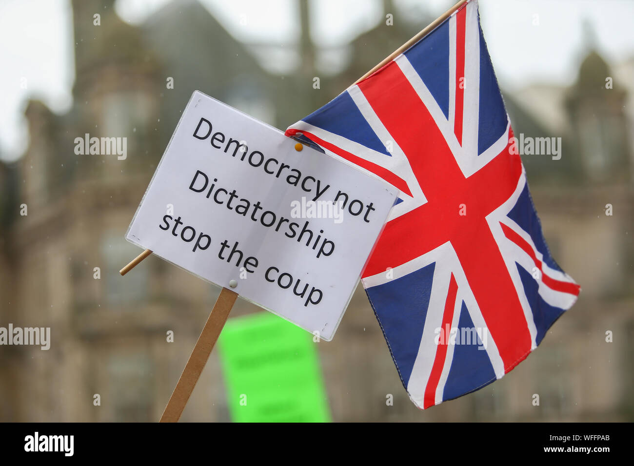Birmingham, UK. Des centaines de recueillir à Victoria Square, le centre-ville de Birmingham, pour protester contre le premier ministre britannique, Boris Johnson a décidé de suspendre le Parlement à l'approche de Brexit. Crédit : Peter Lopeman/Alamy Live News Banque D'Images