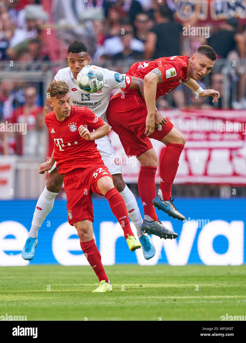 L'Allemagne. 31 août 2019. Joshua KIMMICH, FCB 32 Niklas SUELE, FCB 4 concurrence pour la balle, s'attaquer, duel, l'en-tête, zweikampf, action, lutte contre Karim ONISIWO, MZ 21 FC BAYERN MUNICH - FSV MAYENCE 05 - DFL RÈGLEMENT INTERDIT TOUTE UTILISATION DES PHOTOGRAPHIES comme des séquences d'images et/ou quasi-vidéo - 1.ligue de soccer allemand , Munich, 31 août 2019, journée 03 saison 2019/2020, FCB, München © Peter Schatz / Alamy Live News Banque D'Images