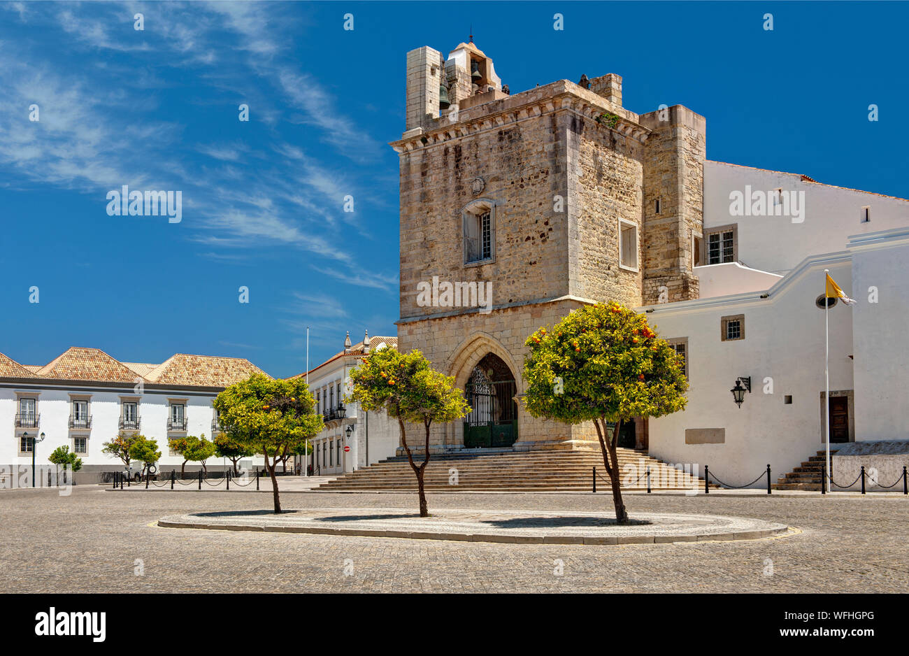 La ville de Faro, le Largo da Sé, place de la cathédrale, de l'Algarve, Portugal Banque D'Images