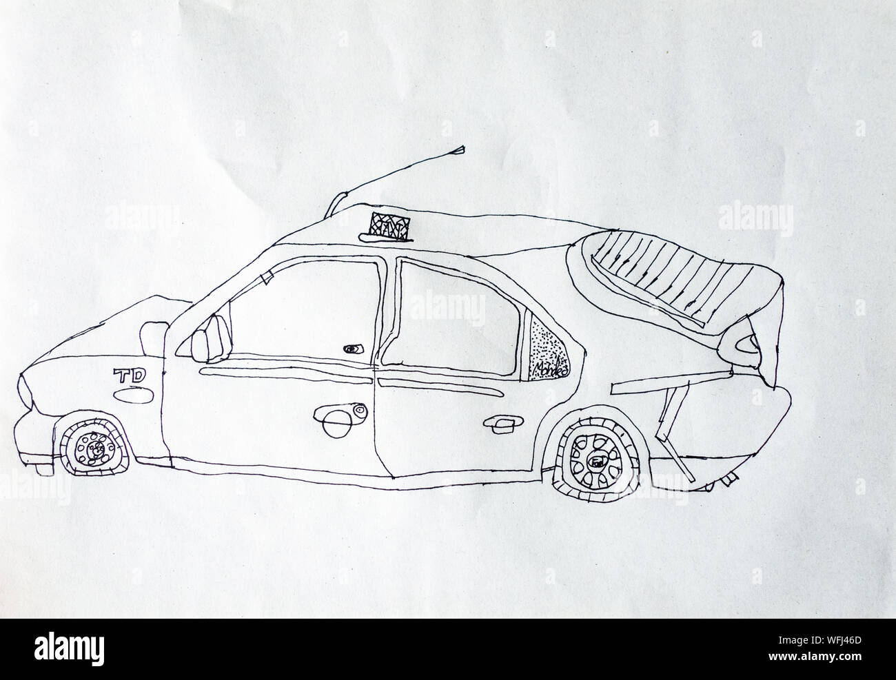 Les jeunes enfants dessin à l'encre d'une voiture Banque D'Images