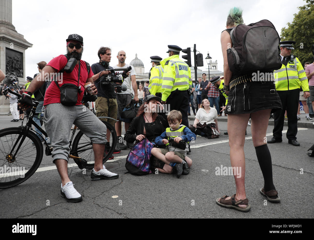 Londres, Royaume-Uni. 31 août 2019. Anti-Brexit manifestants bloquer la route au centre de Londres pour se plaindre de la décision du Premier ministre britannique à fermer le parlement à fo de force une no deal Brexit à Londres le samedi, 31 août, 2019. Des protestations ont lieu dans tout le pays pour forcer le gouvernement à repenser leur décision. Photo par Hugo Philpott/UPI UPI : Crédit/Alamy Live News Banque D'Images