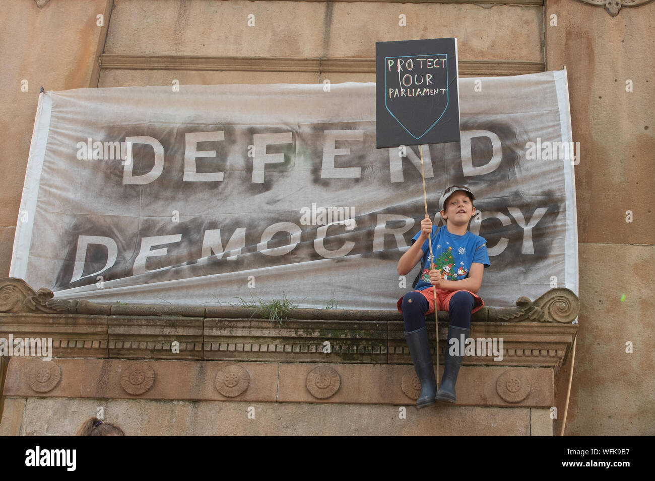 Glasgow, Écosse, Royaume-Uni - 31 août 2019 : jeunes manifestants à l'arrêt le coup de défendre la démocratie manifestation à George Square, Glasgow Crédit : Kay Roxby/Alamy Live News Banque D'Images