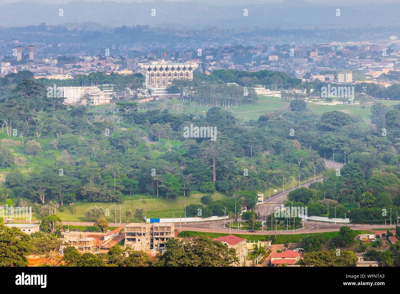 Cameroun, région Centre, Département du Mfoundi, Yaoundé, Le Mont Febe, portrait de l'unité Palace par l'architecte Olivier Clément Cacoub, siège de Présidence de l'Etat Banque D'Images