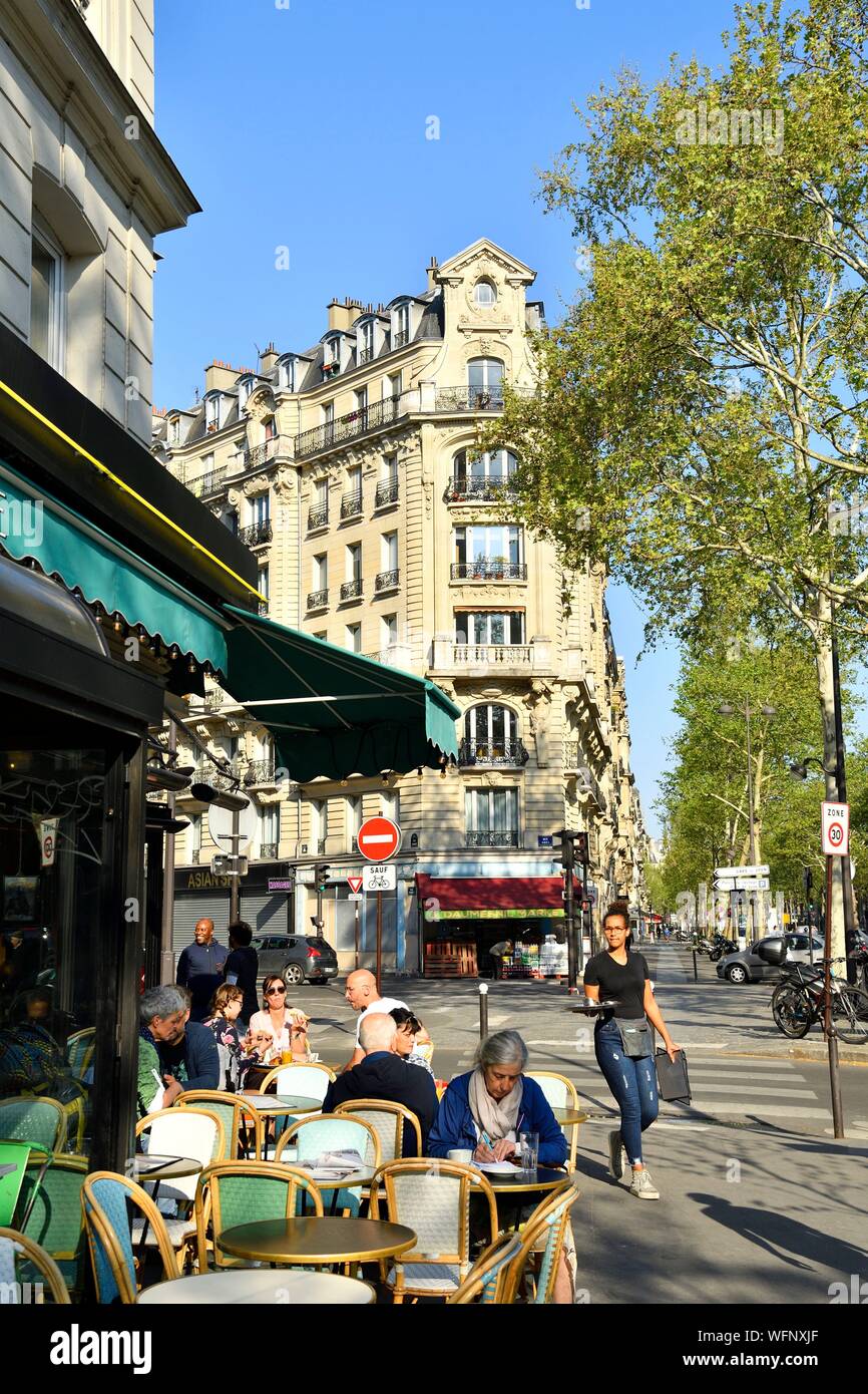 France, Paris, bâtiment à l'avenue Daumesnil Banque D'Images