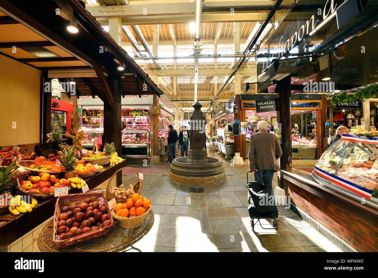France, Paris, place d'Aligre, marché d'Aligre, marché couvert Beauvau  Photo Stock - Alamy