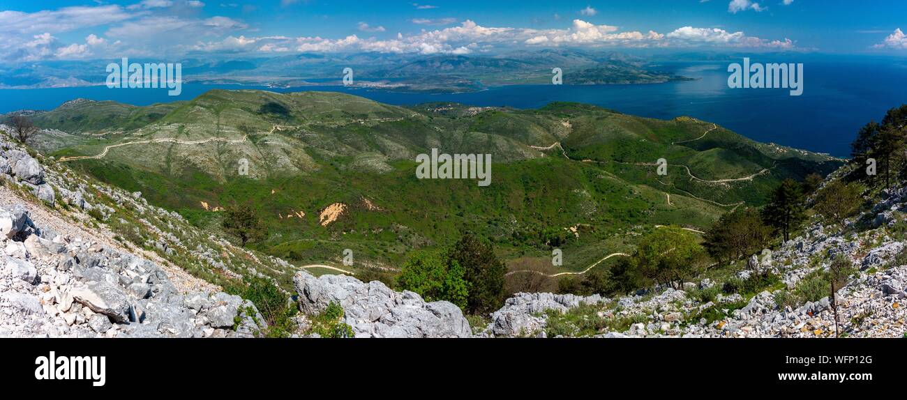 La Grèce, Îles Ioniennes, Corfou, du haut de la Pantokrator, dans l'arrière-plan l'Albanie Banque D'Images
