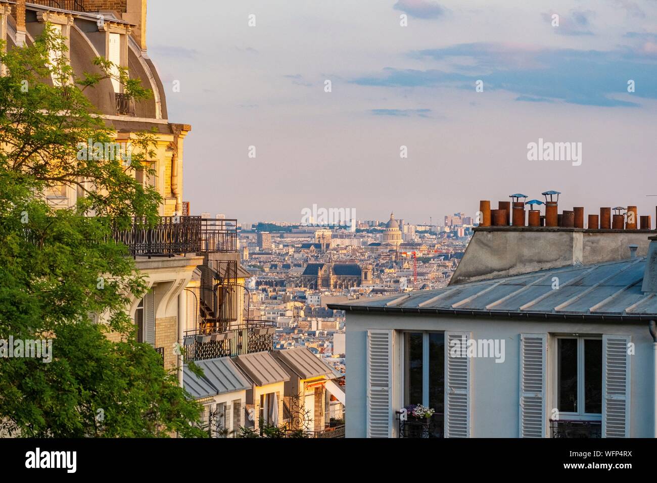 France, Paris, Butte Montmartre, bâtiment dominant Paris Banque D'Images