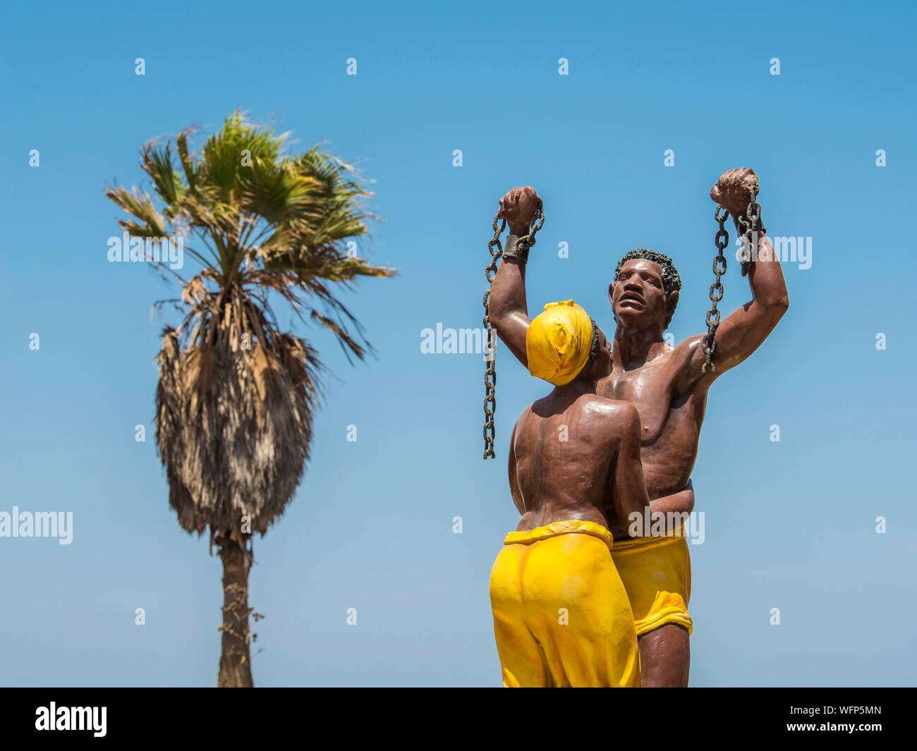 Sénégal, Dakar, l'île de Gorée, Patrimoine Mondial de l'esclavage, la liberté Statue (Jean et Christian Moisa) Banque D'Images
