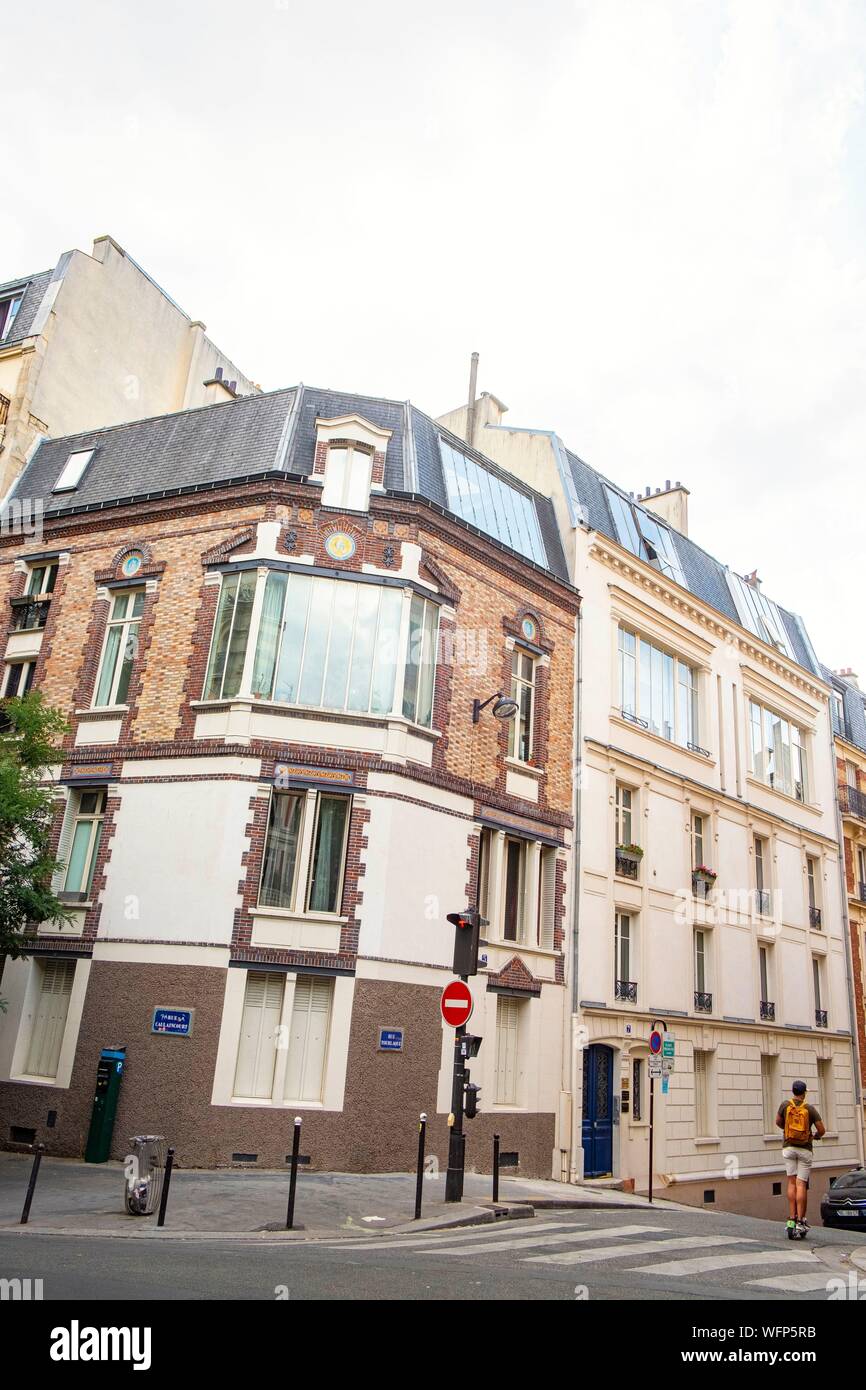 France, Paris, l'angle atelier d'artiste Rue Caulaincourt et la rue Tourlaque Banque D'Images