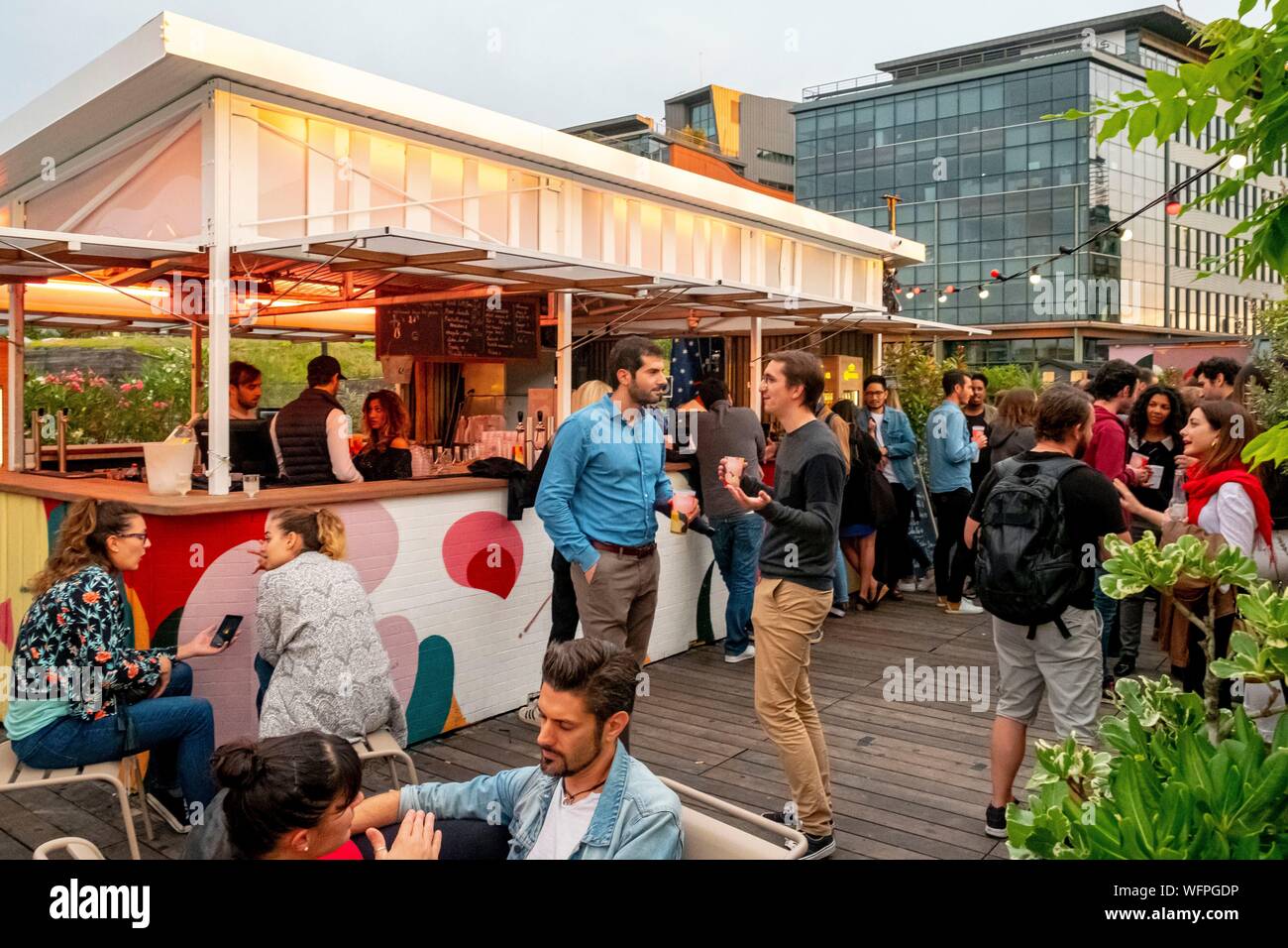 France, Paris, bar sur le toit de la cité de la mode et du Design Banque D'Images