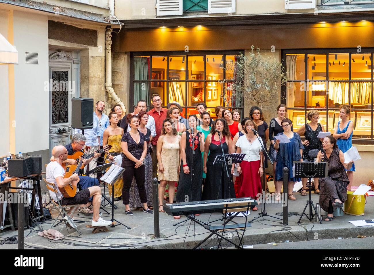 France, Paris, le quartier de Saint Germain des Prés, fête de la musique,2, concert Banque D'Images France, Paris, le quartier de Saint Germain des Prés, fête de la musique,2, concert Banque D'Images