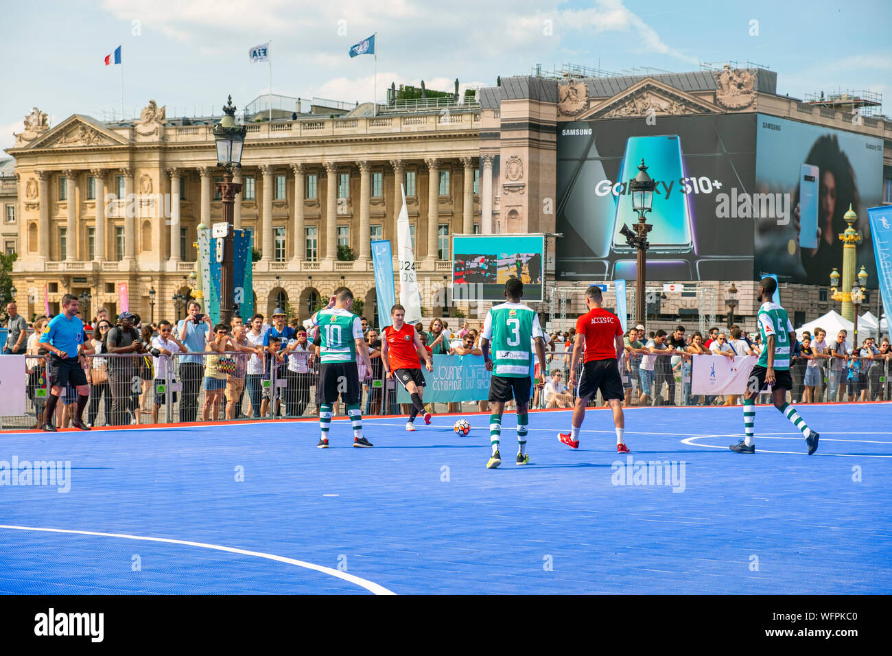 France, Paris, la Place de la Concorde se transforme en une immense aire de jeux à l'occasion de la Journée olympique Banque D'Images