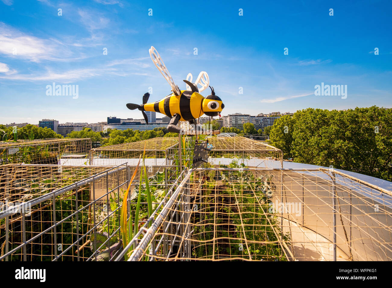 France, Paris, les agriculteurs urbains Pois et l'amour, un nouveau concept de jardin cuisine sur le toit des bâtiments, ici sur l'hôtel Yooma du Front de Seine Banque D'Images
