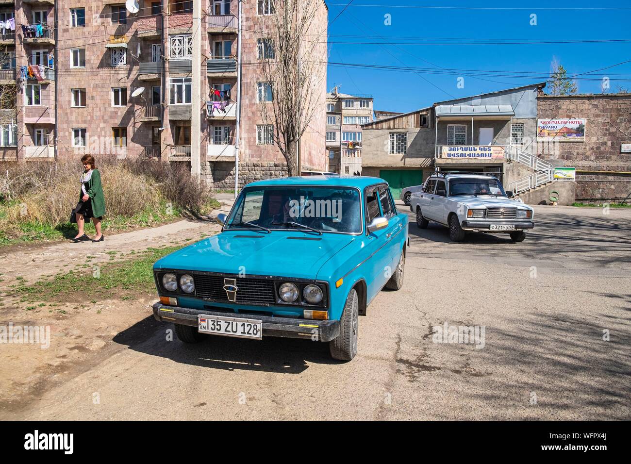 L'Arménie, région de Gegharkunik, Sevan, centre-ville, les voitures soviétiques Banque D'Images