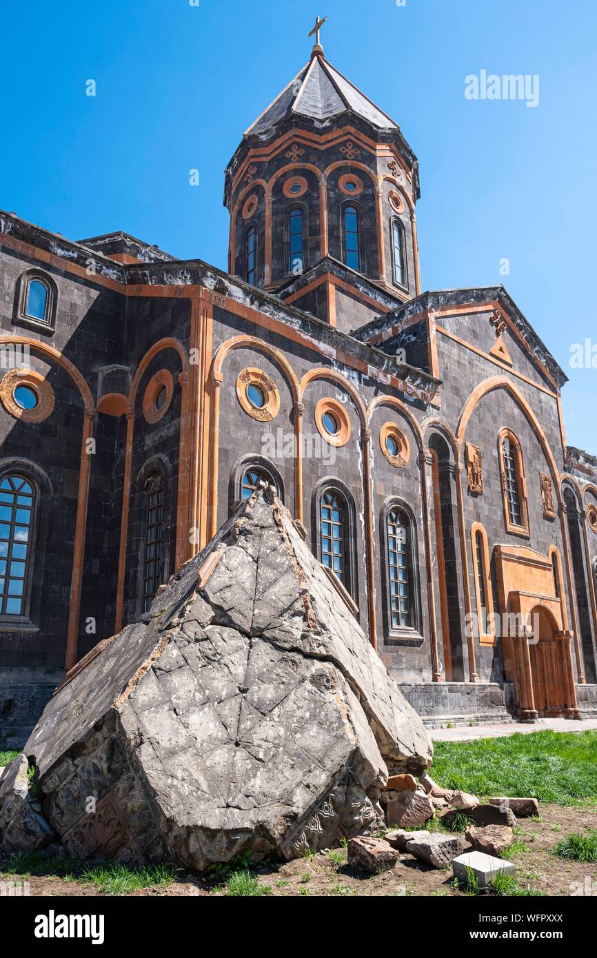 L'Arménie, de la Région de Chirak, Gyumri, arrondissement historique ou Kumayri, tous les sauveurs ou Eglise Surp Amenaprkich, tour dome diminué pendant le séisme de 1988 Banque D'Images