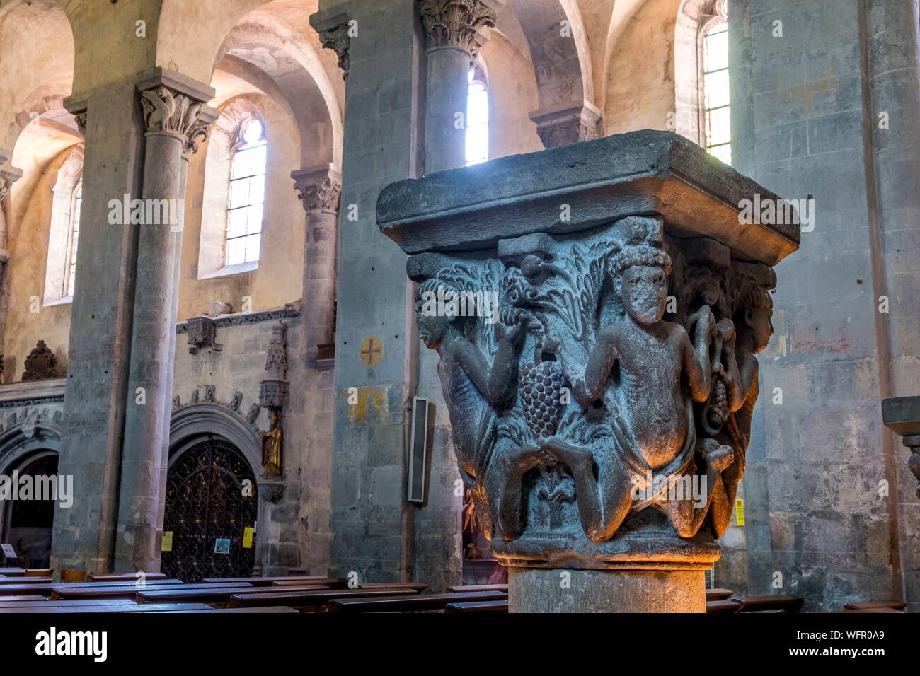 France, Puy de Dome, Mozac, Saint Pierre et Saint Caprais, l'église de la capitale des Atlantes Banque D'Images