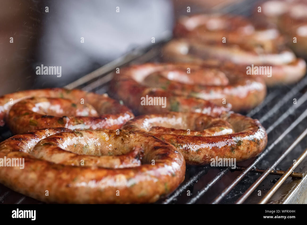 Du nord de la Thaïlande grillées saucisses épicées close-up Banque D'Images