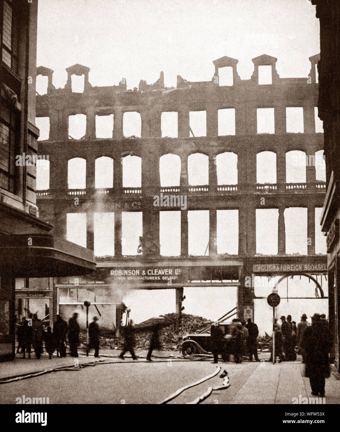 Le reste des boutiques dans la rue de l'Église à la suite d'un raid aérien allemand pendant le Blitz sur Liverpool entre août 1940 et janvier 1942. Banque D'Images