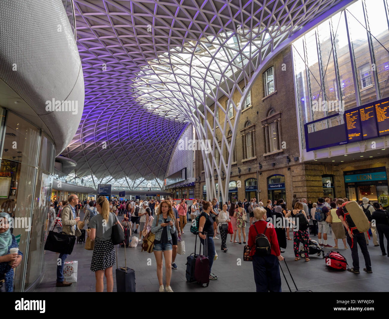 Londres, Angleterre - 4 août 2018 : Intérieur de la gare de Kings Cross à Londres. Kings Cross est l'une des stations les plus célèbres de Londres dans la partie bec Banque D'Images