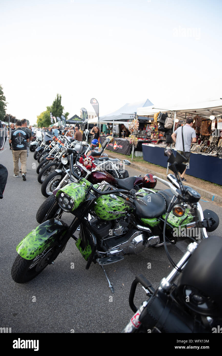 Bergame, Italie - 24 août 2019 : moto annuel partie nommée FESTA MOTARDS,  rassemblement avec divers types de spectacles et d'exposition de motos de v  Photo Stock - Alamy