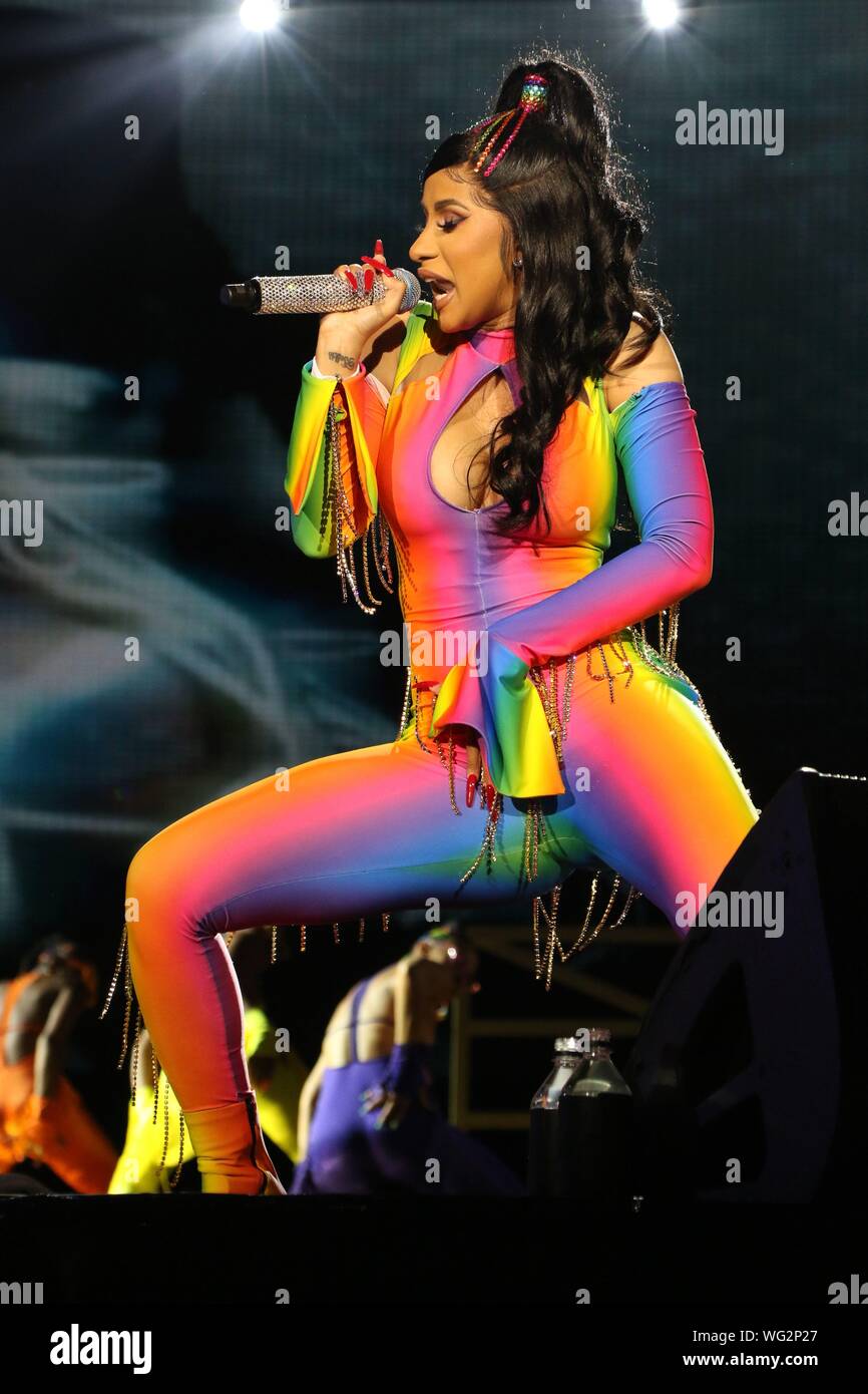 Philadelphia, PA, USA. Août 31, 2019. Le Cardi B procède à la 2019 Made in America Festival à Benjamin Franklin Parkway à Philadelphie, Pennsylvanie le 31 août 2019. Walik Goshorn Crédit : Punch/media/Alamy Live News Banque D'Images