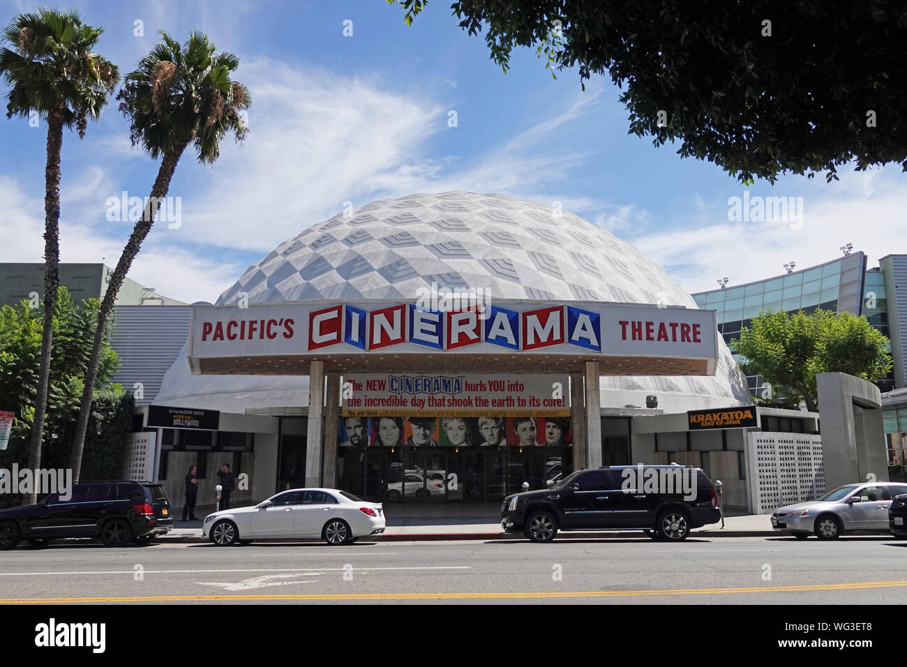 Hollywood, Californie / USA - 18 août 2019 : le théâtre de Cinerama Dome monument de cinéma est illustré au cours de la journée. L'emblématique bâtiment inauguré en 1963. Banque D'Images
