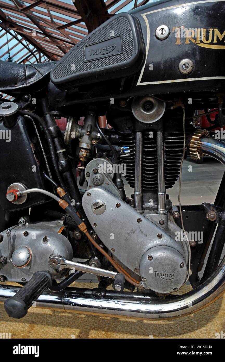 Un 1935 Triumph 350cc modèle 3/2 moto à la Severn Valley Railway classic car show, Kidderminster Gare Banque D'Images