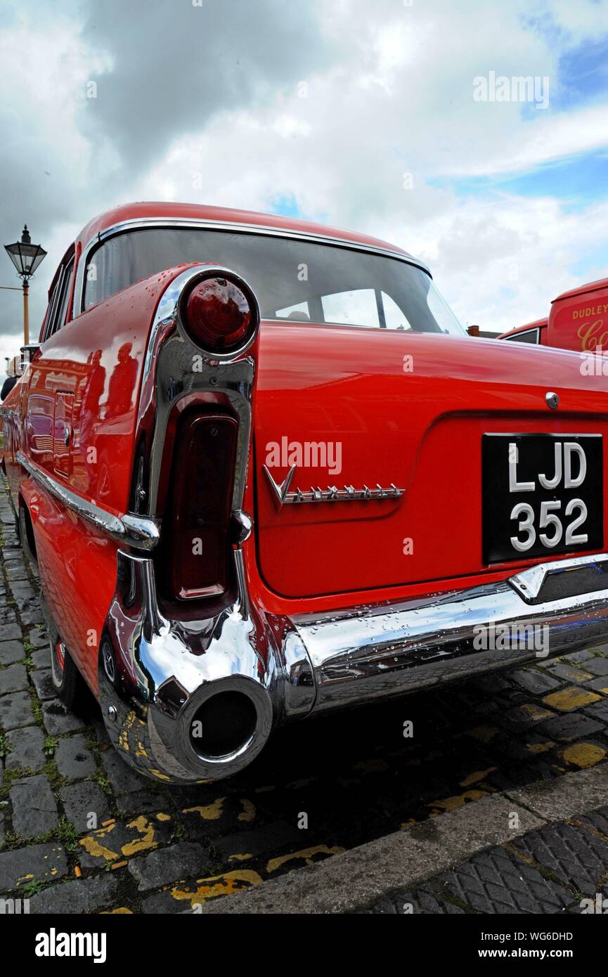 Un 1957 Vauxhall Victor F series saloon sur l'affichage à la Severn Valley Railway classic car day, Kidderminster, 31 août 2019 Banque D'Images