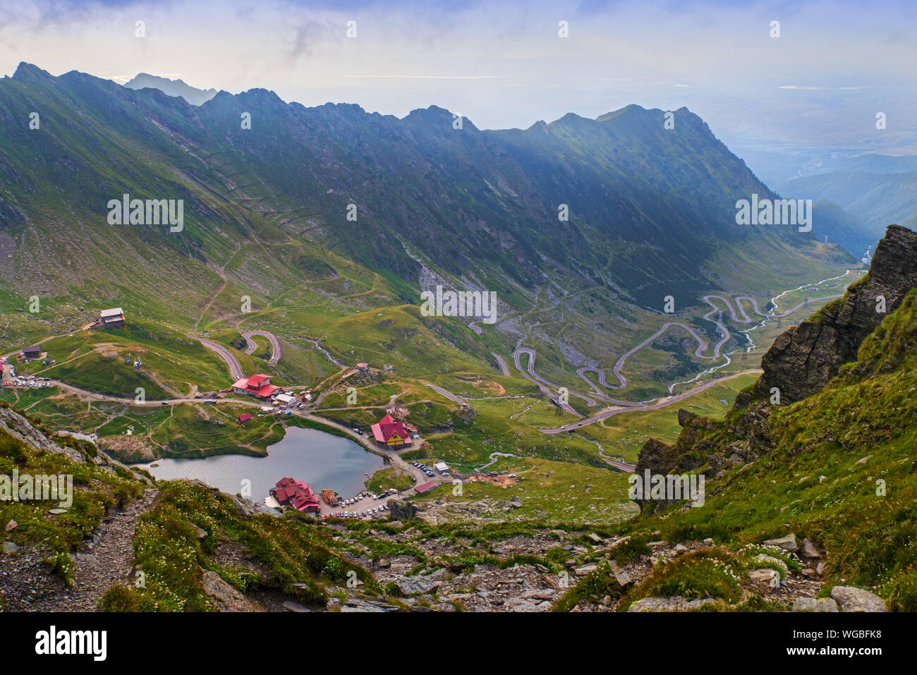 Transfagarasan route sinueuse et Balea Lac en Roumanie Banque D'Images