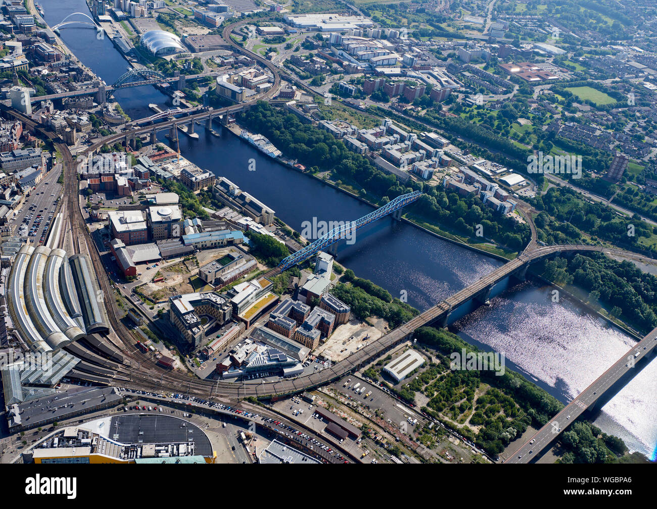 Une vue aérienne de la rivière tyne et des ponts, Newcastle upon Tyne, centre-ville, nord-est de l'Angleterre, Royaume-Uni Banque D'Images