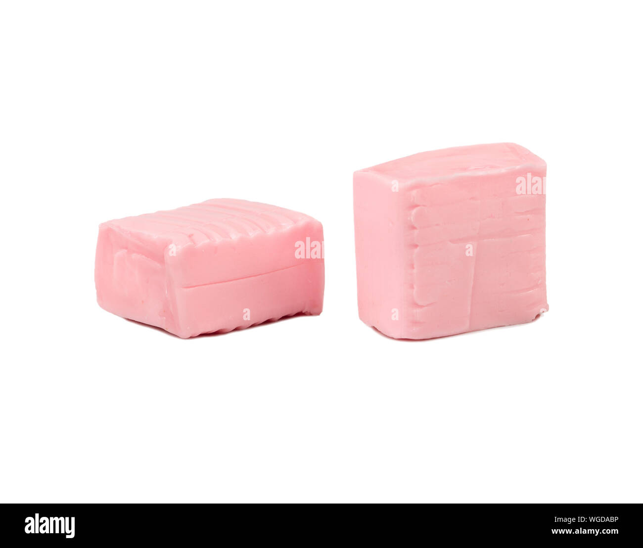 Deux bonbons tendres carrés sur fond blanc Banque D'Images