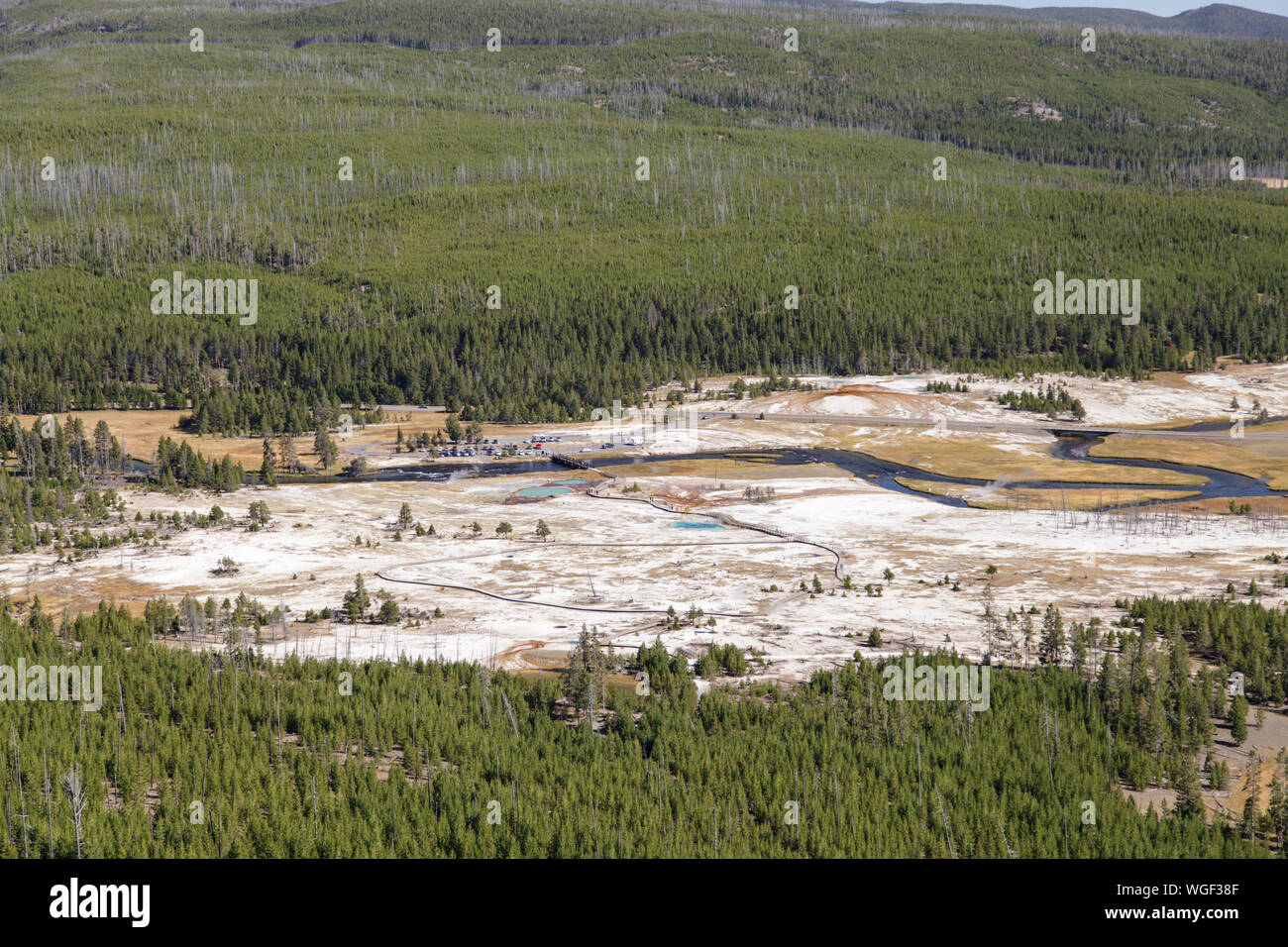 Donnant sur le bassin de biscuit sur un après-midi d'automne de l'Bassin Biscuit donnent sur le long du sentier en boucle de Mystic Falls dans le Parc National de Yellowstone. Biscu Banque D'Images