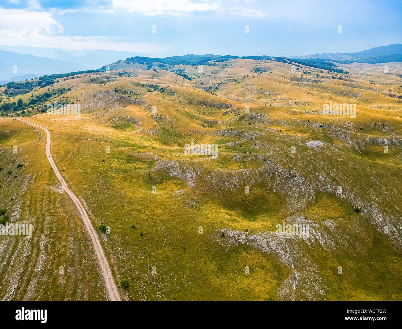 Vue aérienne de la nature autour de Vrdolje village sur la route de Lukomir en Bosnie et Herzégovine Banque D'Images