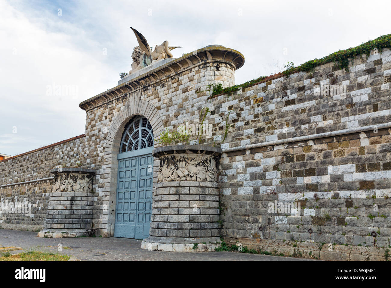 Ancienne Porta San Marco, l'entrée de la Grand Port de Livourne, Italie. Banque D'Images