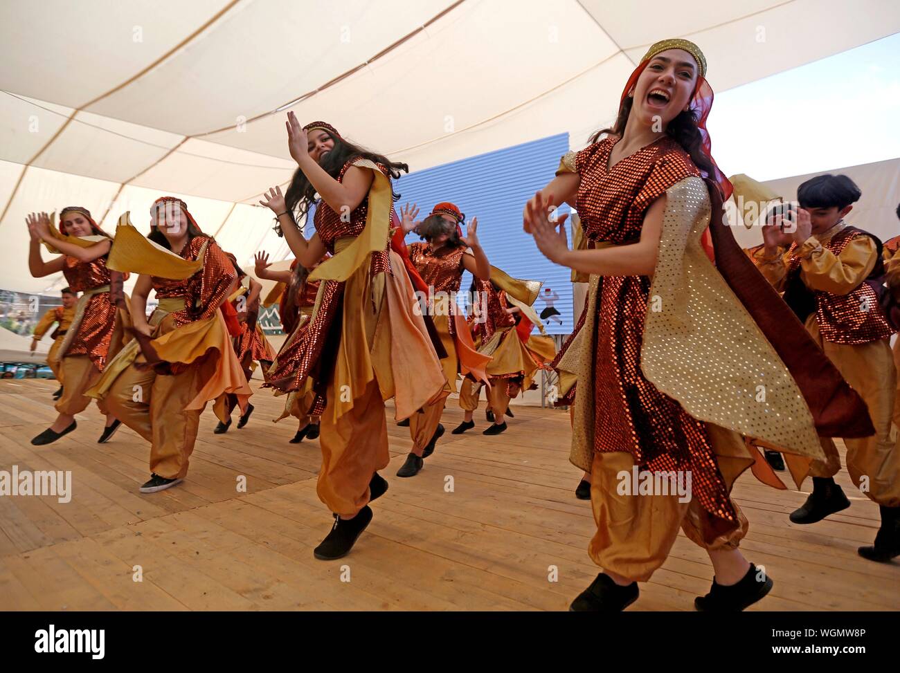 Maaser El Chouf (Liban). 1er sept 2019. Danseurs effectuer sur la Journée nationale de Dabke dans Maaser El Chouf, Liban, le 1 septembre 2019. Dabke est une danse traditionnelle au Liban. La Journée nationale de Dabke a eu lieu à Maaser El Chouf le dimanche. (Photo de Bilal Jawich/Xinhua) Credit : Xinhua/Alamy Live News Banque D'Images