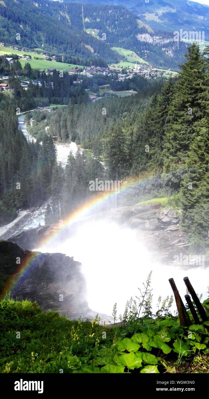 Vue panoramique de l'Arc-en-ciel sur Chutes de Krimml Banque D'Images