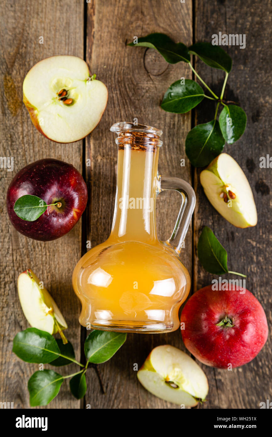 Pot en verre de cidre de pomme Banque D'Images