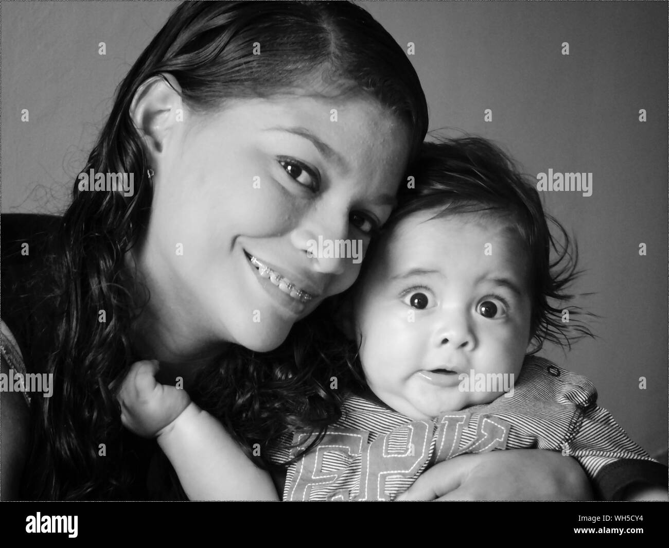 Bebe Metisse Banque D Images Noir Et Blanc Alamy