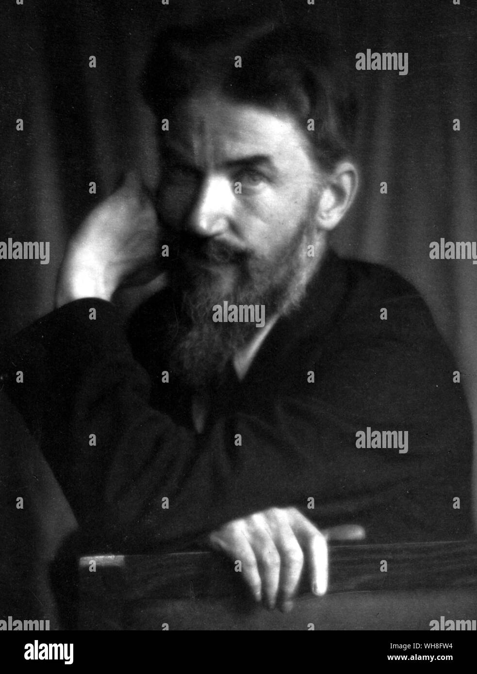 George Bernard Shaw en 1905. Shaw (1856-1950) était un dramaturge irlandais et lauréat du Prix Nobel de Littérature en 1925. Le génie de Shaw page 8. Banque D'Images