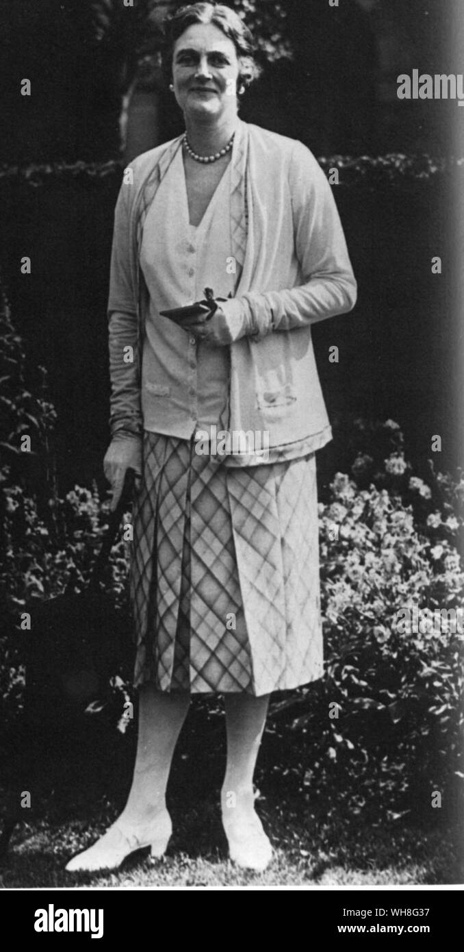 Clementine Churchill (1885-1977). Clementine Ogilvy Spencer-Churchill, Baroness Spencer-Churchill, Clementine (née Ogilvy Hozier) devint la femme du politicien Sir Winston Churchill en 1908. . . Banque D'Images