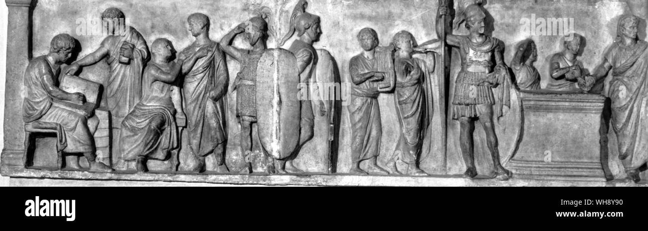 À partir de la dalle la soi-disant Domitius Ahenobarbus d'autel, montrant des recensements ou de l'enrôlement, 1ère moitié du 1er siècle b.c.. 7 pouces de hauteur.. Banque D'Images