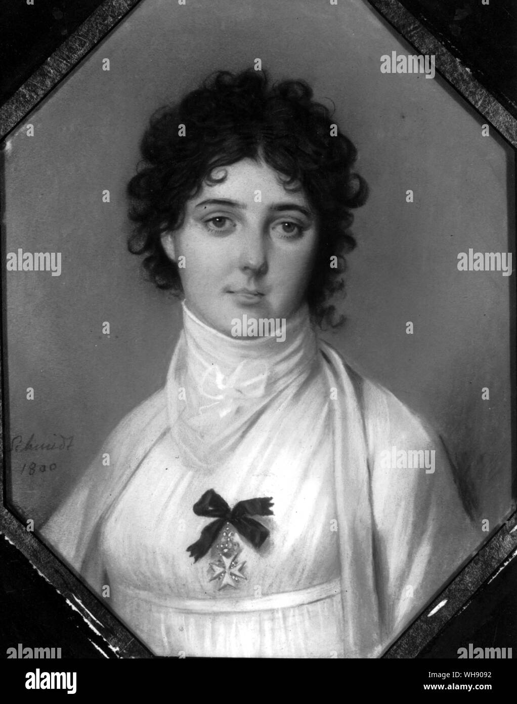 Lady Emma Hamilton portant la croix de Malte, a été peint en 1800 à Dresde par J Schmidt. Emma a été décerné la Croix en reconnaissance de ses services dans l'approvisionnement de Malte pendant l'occupation française de 1798. Ce tableau accroché dans la cabane de Nelson sur la 'victoire'. Banque D'Images Lady Emma Hamilton portant la croix de Malte, a été peint en 1800 à Dresde par J Schmidt. Emma a été décerné la Croix en reconnaissance de ses services dans l'approvisionnement de Malte pendant l'occupation française de 1798. Ce tableau accroché dans la cabane de Nelson sur la 'victoire'. Banque D'Images
